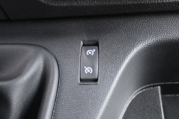 Renault Master T35 2.3 dCi 180pk L3H2 - Airco - Navigatie - Camera - Cruise - Parkeersensoren - 105l tank - Rijklaar