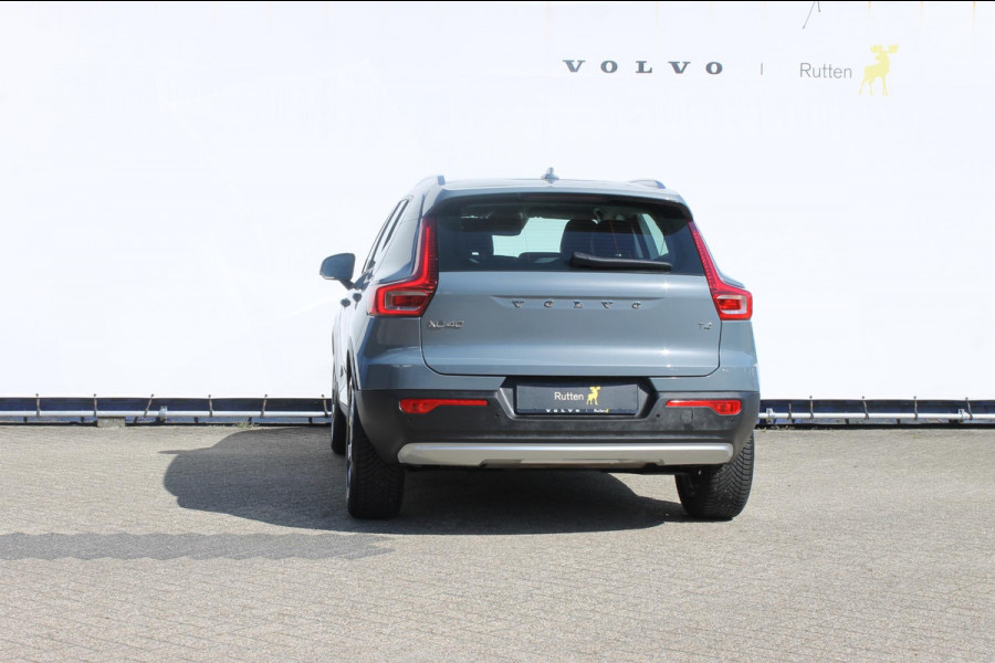 Volvo XC40 T4 190PK Automaat Momentum Pro Navigatie / Apple Carplay / Semi elektrisch wegklapbare trekhaak / Lederen bekleding