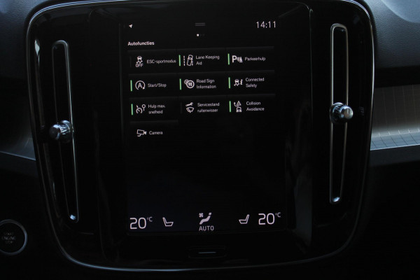 Volvo XC40 T4 190PK Automaat Momentum Pro Navigatie / Apple Carplay / Semi elektrisch wegklapbare trekhaak / Lederen bekleding