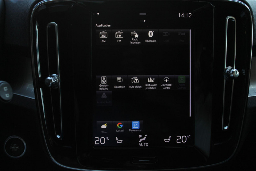 Volvo XC40 T4 190PK Automaat Momentum Pro Navigatie / Apple Carplay / Semi elektrisch wegklapbare trekhaak / Lederen bekleding