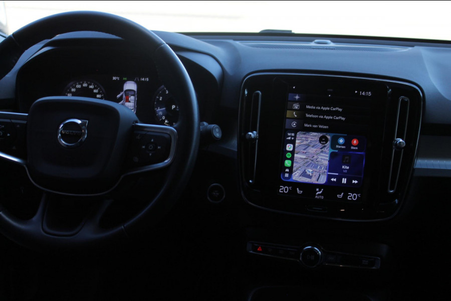 Volvo XC40 T4 190PK Automaat Momentum Pro Navigatie / Apple Carplay / Semi elektrisch wegklapbare trekhaak / Lederen bekleding