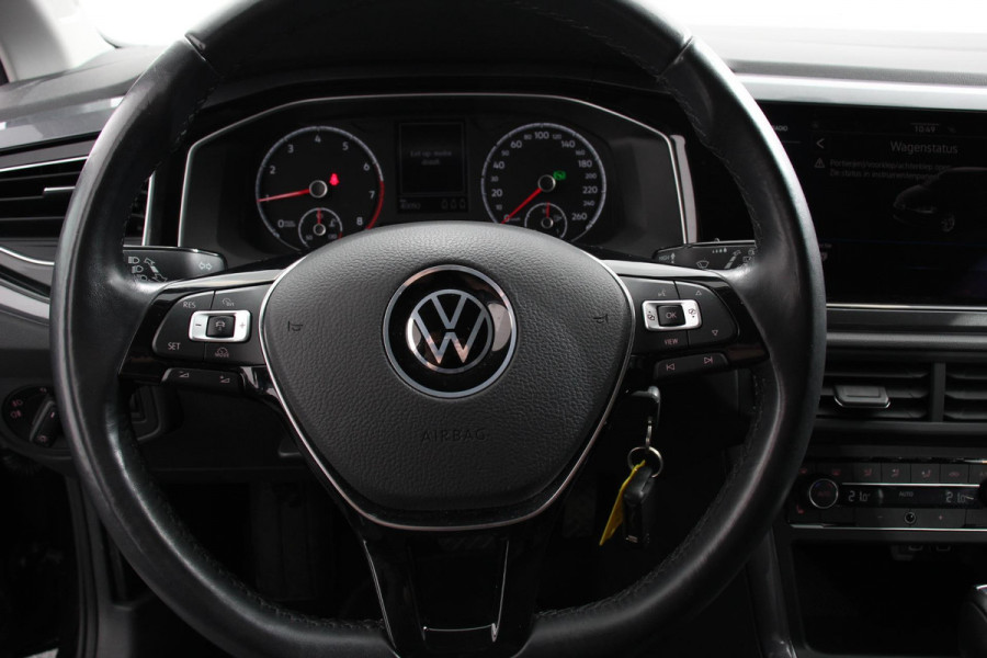 Volkswagen Polo 1.0 TSI 110 pk DSG Highline Navigatie Apple Carplay/Android Auto Adaptieve Cruise Control Parkeersensoren Stoelverwarming Privacy Glass Climatronic