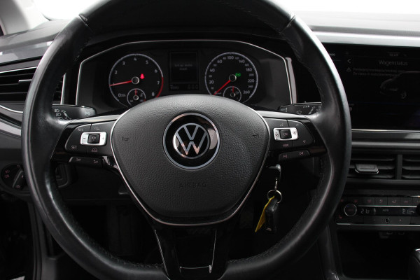 Volkswagen Polo 1.0 TSI 110 pk DSG Highline Navigatie Apple Carplay/Android Auto Adaptieve Cruise Control Parkeersensoren Stoelverwarming Privacy Glass Climatronic