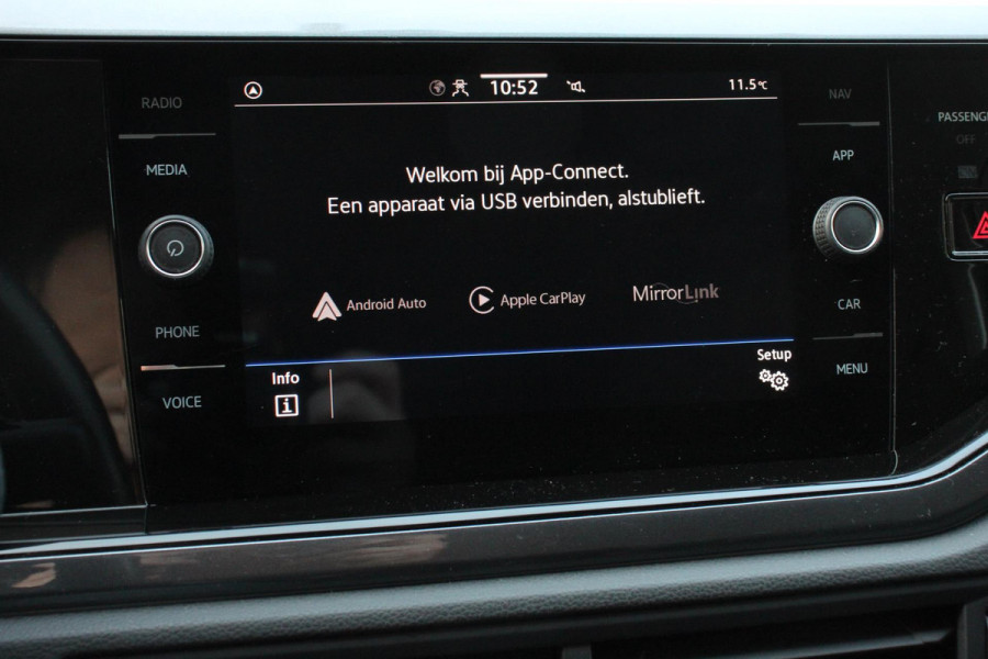 Volkswagen Polo 1.0 TSI 110 pk DSG Highline Navigatie Apple Carplay/Android Auto Adaptieve Cruise Control Parkeersensoren Stoelverwarming Privacy Glass Climatronic