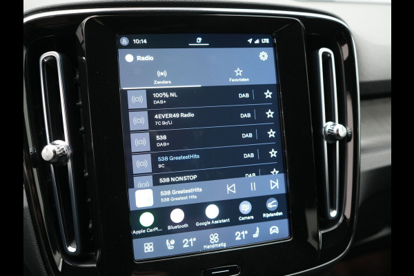 Volvo XC40 Recharge P8 AWD Twin Ultimate 408pk Dealer O.H | Trekhaak Af Fabriek | Adaptive Cruise | Camera | Warmtepomp | Alcantara Sportstoelen Verwarmd | Keyless | Apple Carplay | Pilot Assist | BLIS | Navigatie | Virtual | DAB | 20"L.M |
