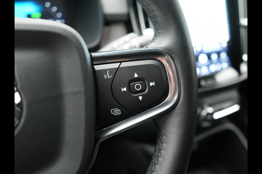 Volvo XC40 Recharge P8 AWD Twin Ultimate 408pk Dealer O.H | Trekhaak Af Fabriek | Adaptive Cruise | Camera | Warmtepomp | Alcantara Sportstoelen Verwarmd | Keyless | Apple Carplay | Pilot Assist | BLIS | Navigatie | Virtual | DAB | 20"L.M |