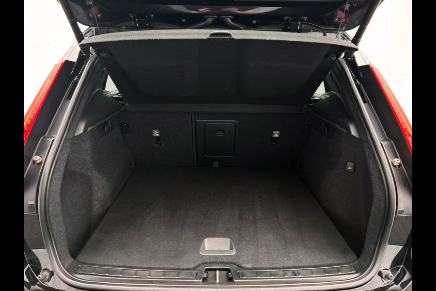 Volvo XC40 1.5 T4 Plug-in hybrid | Apple/Carplay | Achteruitrijcamera | Navigatie | 1e Eigenaar