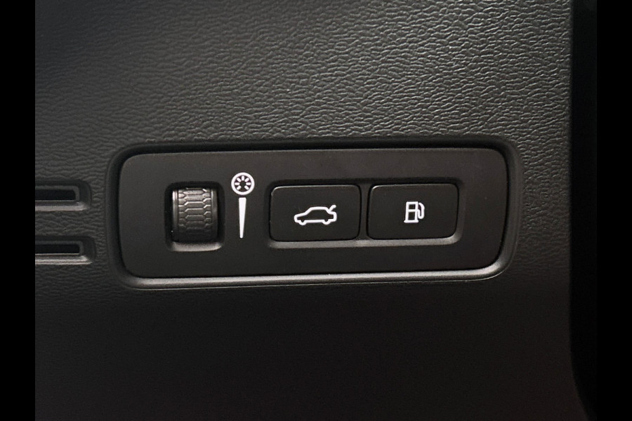 Volvo XC40 1.5 T4 Plug-in hybrid | Apple/Carplay | Achteruitrijcamera | Navigatie | 1e Eigenaar
