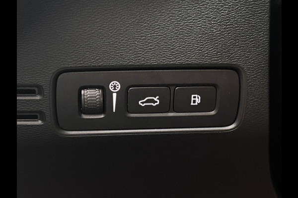Volvo XC40 1.5 T4 Plug-in hybrid | Apple/Carplay | Achteruitrijcamera | Navigatie | 1e Eigenaar