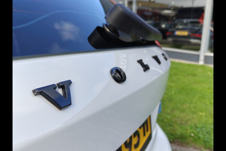 Volvo V90 T4 210PK Business Sport | BLIS | Polestar | HUD | PDC V+A | ACC | Carplay | H&K | Camera achter | Schuif/kantel dak |