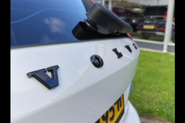 Volvo V90 T4 210PK Business Sport | BLIS | Polestar | HUD | PDC V+A | ACC | Carplay | H&K | Camera achter | Schuif/kantel dak |