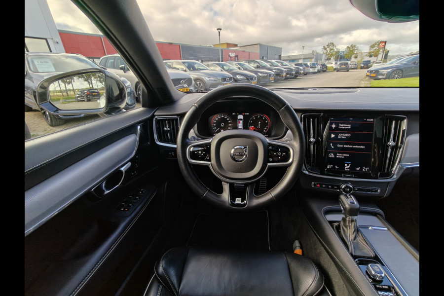 Volvo V90 T4 210PK Business Sport | BLIS | Polestar | HUD | PDC V+A | ACC | Carplay | H&K | Camera achter | Schuif/kantel dak |