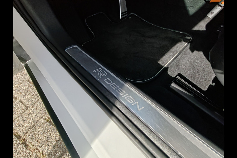 Volvo V90 T4 210PK Business Sport | BLIS | Polestar | HUD | PDC V+A | ACC | Carplay | H&K | Camera achter | Schuif/kantel dak |