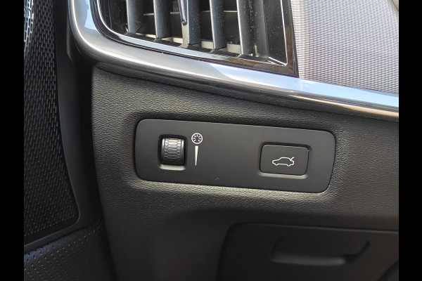 Volvo V90 T4 210PK Business Sport | BLIS | Polestar | HUD | PDC V+A | ACC | Carplay | H&K | Camera achter | Schuif/kantel dak |