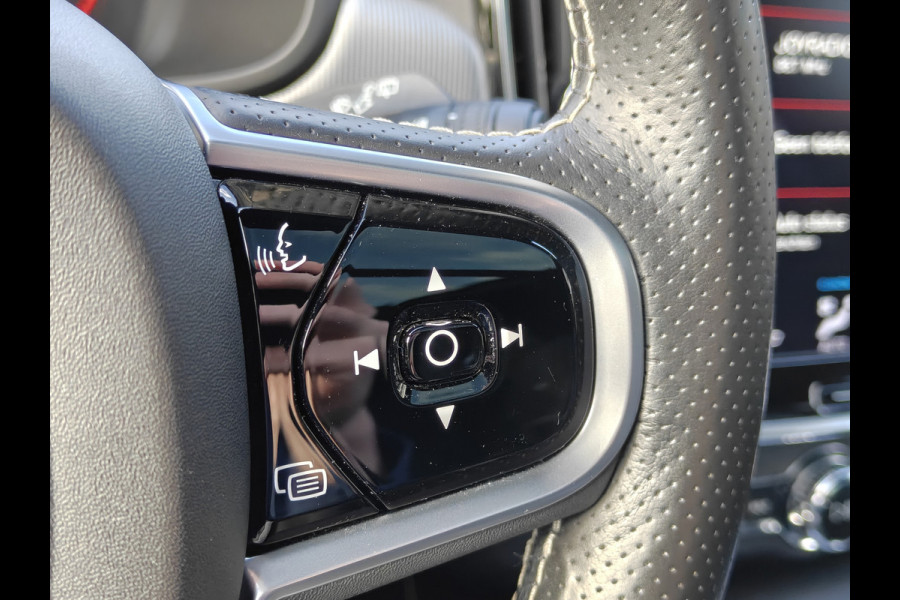 Volvo V90 T4 210PK Business Sport | BLIS | Polestar | HUD | PDC V+A | ACC | Carplay | H&K | Camera achter | Schuif/kantel dak |
