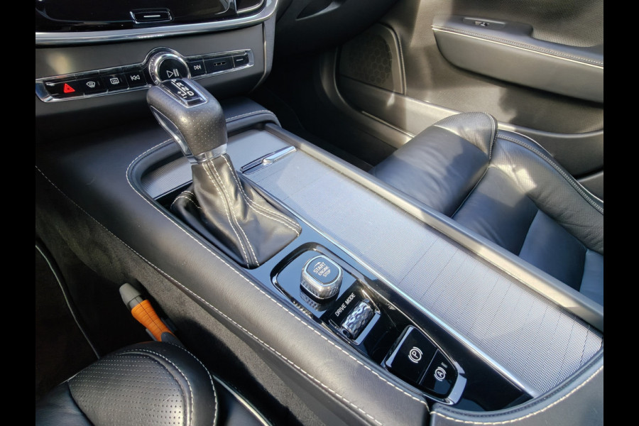Volvo V90 T4 210PK Business Sport | BLIS | Polestar | HUD | PDC V+A | ACC | Carplay | H&K | Camera achter | Schuif/kantel dak |