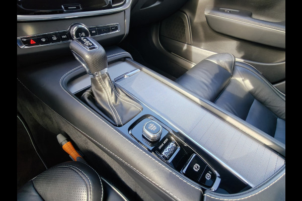 Volvo V90 T4 210PK Business Sport | BLIS | Polestar | HUD | PDC V+A | ACC | Carplay | H&K | Camera achter | Schuif/kantel dak |