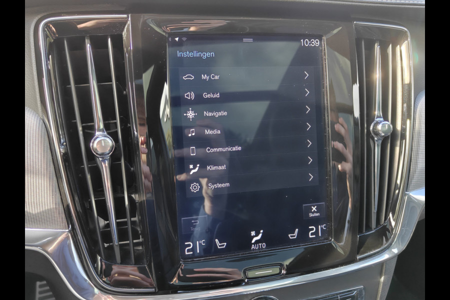 Volvo V90 T4 210PK Business Sport | BLIS | Polestar | HUD | PDC V+A | ACC | Carplay | H&K | Camera achter | Schuif/kantel dak |