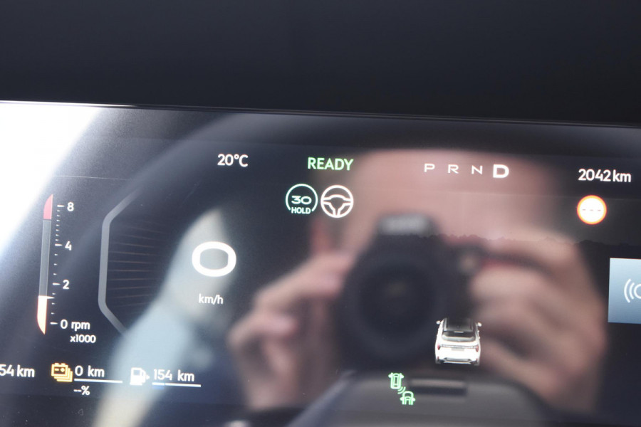 Lynk & Co 01 276PK Automaat More / Adaptive cruise control / Leren bekleding / Elektrisch verstelbare stoelen / Schuif- kanteldak / Stoel- en stuurverwarming / Parkeersensoren V+A / 360 Graden Camera / Elektrische achterklep / 20" lichtmetalen velgen