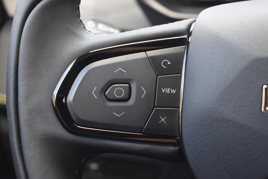 Lynk & Co 01 276PK Automaat More / Adaptive cruise control / Leren bekleding / Elektrisch verstelbare stoelen / Schuif- kanteldak / Stoel- en stuurverwarming / Parkeersensoren V+A / 360 Graden Camera / Elektrische achterklep / 20" lichtmetalen velgen