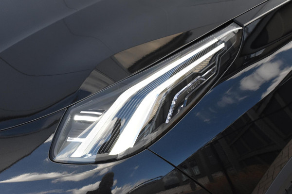 Lynk & Co 01 276PK Automaat More / Adaptive cruise control / Leren bekleding / Elektrisch verstelbare stoelen / Schuif- kanteldak / Stoel- en stuurverwarming / Parkeersensoren V+A / 360 Graden Camera / Elektrische achterklep / 20" lichtmetalen velgen