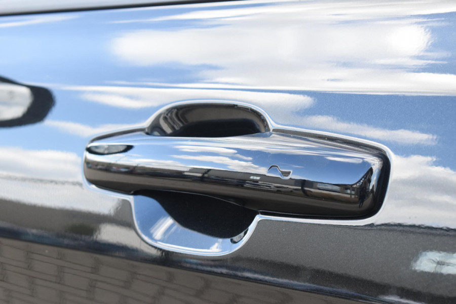 Lynk & Co 01 276PK Automaat More / Adaptive cruise control / Leren bekleding / Elektrisch verstelbare stoelen / Schuif- kanteldak / Stoel- en stuurverwarming / Parkeersensoren V+A / 360 Graden Camera / Elektrische achterklep / 20" lichtmetalen velgen