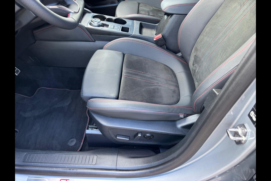 Ford Kuga 2.5 PHEV ST-Line X 243pk | Adaptieve Cruise | Winterpack | AGR Stoelen | Elektrische Achterklep | Rode Remklauwen | B&O Audio