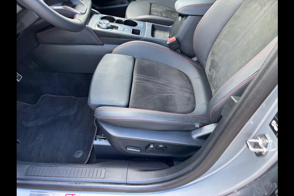 Ford Kuga 2.5 PHEV ST-Line X 243pk | Adaptieve Cruise | Winterpack | AGR Stoelen | Elektrische Achterklep | Rode Remklauwen | B&O Audio