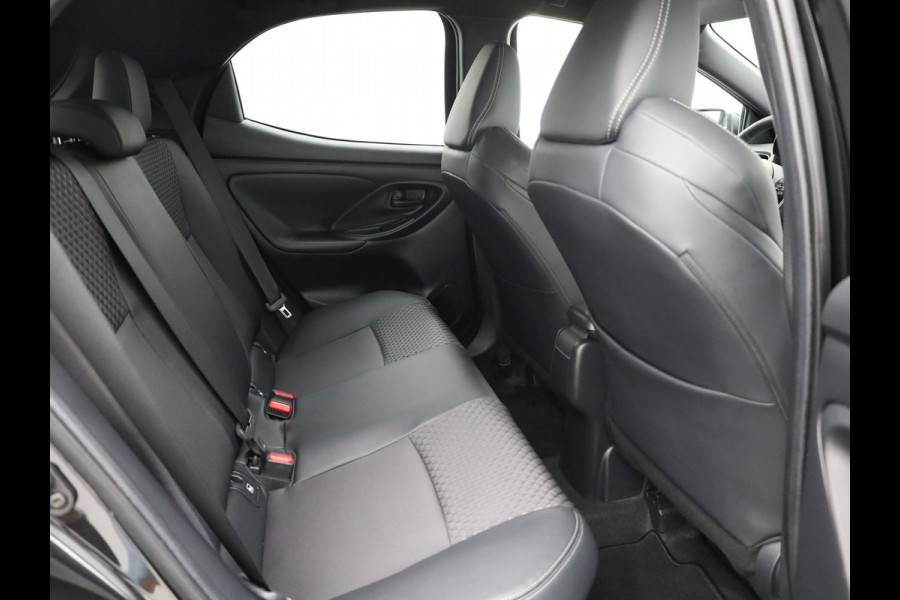 Toyota Yaris 1.5 Hybrid 130 Executive | BSM | Parkeersensoren V&A | Stoel & Stuur verw. | Prijs Rijklaar!!