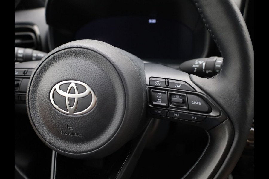 Toyota Yaris 1.5 Hybrid 130 Executive | BSM | Parkeersensoren V&A | Stoel & Stuur verw. | Prijs Rijklaar!!