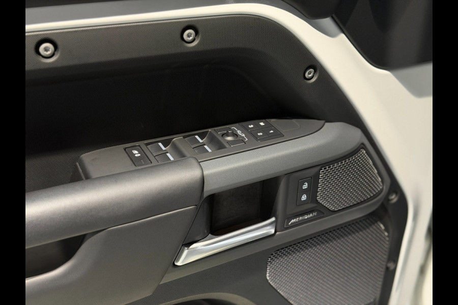 Land Rover Defender Hard Top 3.0 D200 110 MHEV X-Dynamic SE|Urban uitvoering|Pano|HSE|HUD|StandkachelKeyless|Memory|Meridian