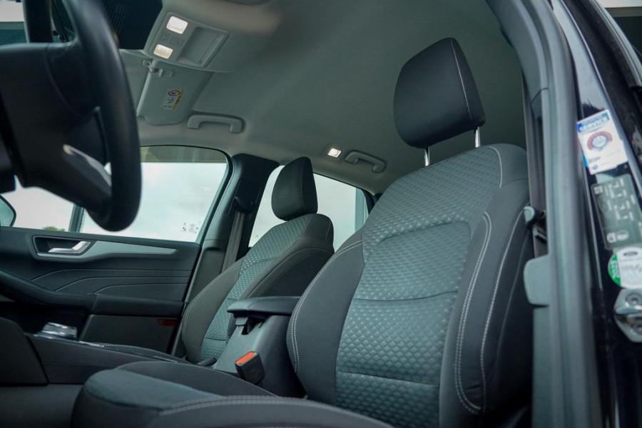 Ford Kuga 2.5 PHEV Titanium / Winter Pack / Zwart Metallic / Incl BTW