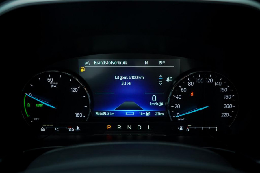 Ford Kuga 2.5 PHEV Titanium / Winter Pack / Zwart Metallic / Incl BTW