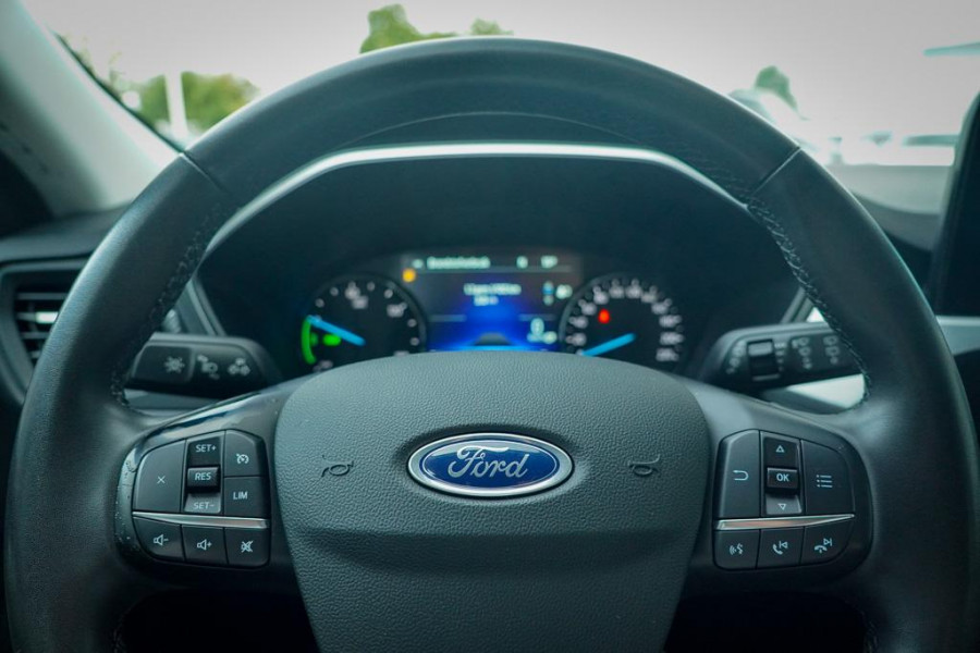 Ford Kuga 2.5 PHEV Titanium / Winter Pack / Zwart Metallic / Incl BTW