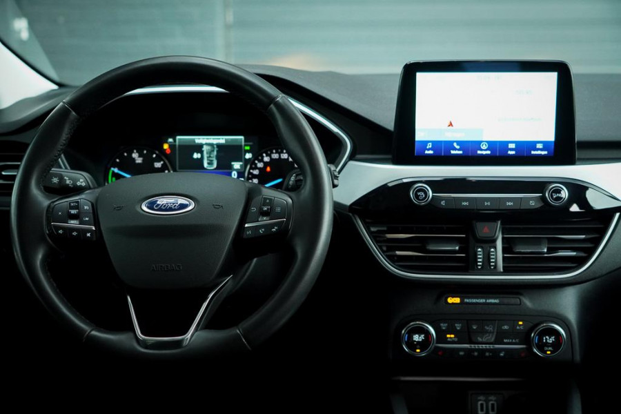 Ford Kuga 2.5 PHEV Titanium / Winter Pack / Zwart Metallic / Incl BTW