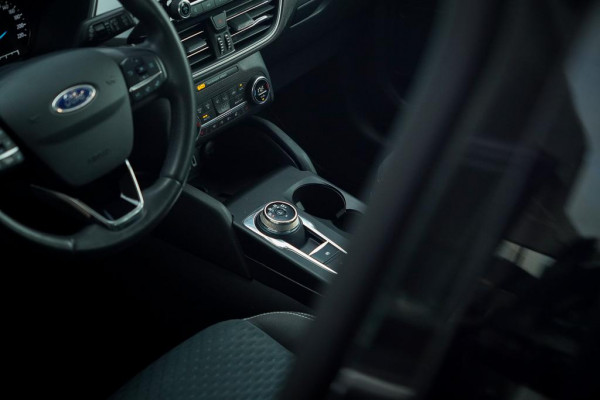 Ford Kuga 2.5 PHEV Titanium / Winter Pack / Zwart Metallic / Incl BTW