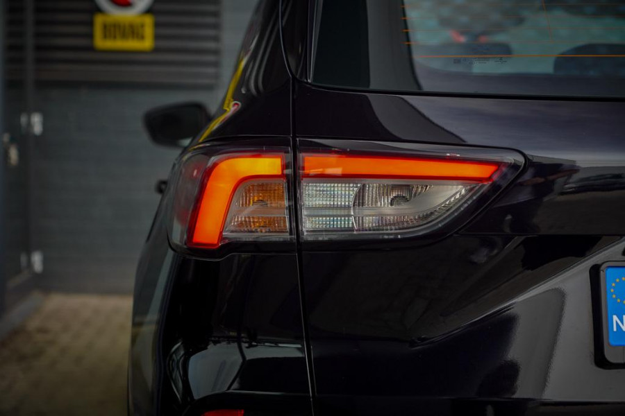 Ford Kuga 2.5 PHEV Titanium / Winter Pack / Zwart Metallic / Incl BTW