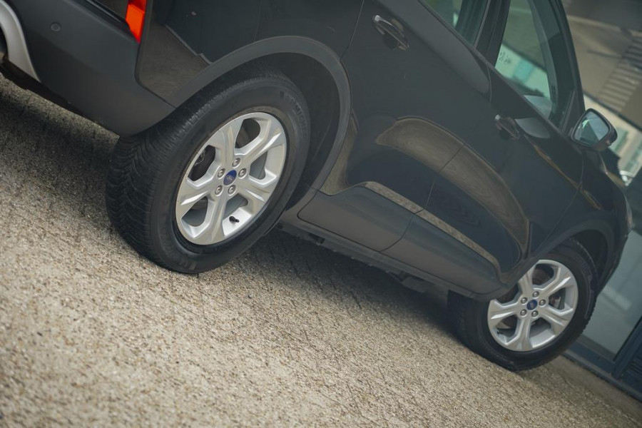 Ford Kuga 2.5 PHEV Titanium / Winter Pack / Zwart Metallic / Incl BTW