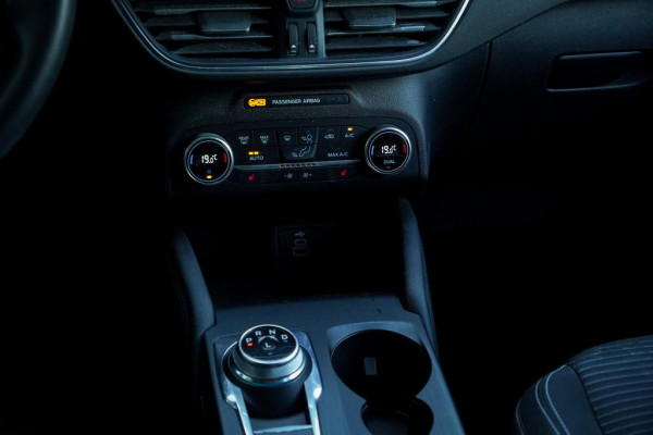 Ford Kuga 2.5 PHEV Titanium / Afneembare trekhaak / Privacy Glass / Stoelverwarming / Incl BTW