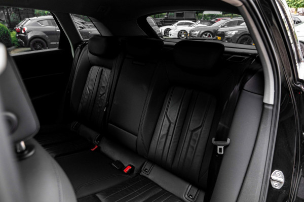 Audi e-tron E-tron 50 Quattro Launch Edition Plus 71 kWh Pano ACC Luchtvering Memory 20''