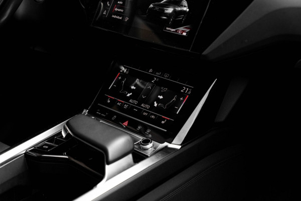 Audi e-tron E-tron 50 Quattro Launch Edition Plus 71 kWh Pano ACC Luchtvering Memory 20''