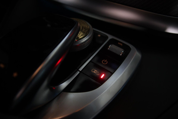 Mercedes-Benz V-Klasse 250d Lang 4MATIC BURMESTER-360-CARBON-360-LEDER