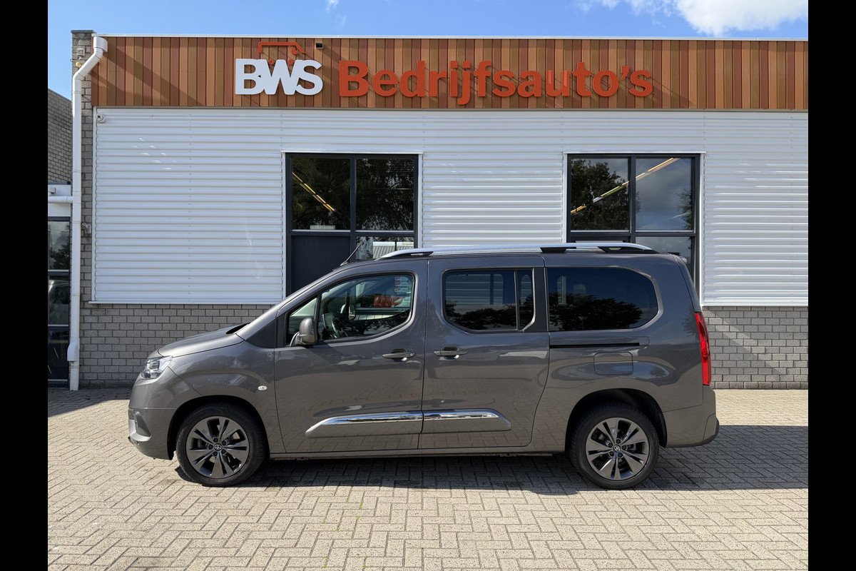 Toyota PROACE CITY Verso 1.2 Turbo 130pk Active Long 7 persoons / rolstoel lift / vaste prijs rijklaar € 24.950 marge / lease vanaf € 407 / automaat / camera / grijs metallic / dubbele schuifdeur / euro 6