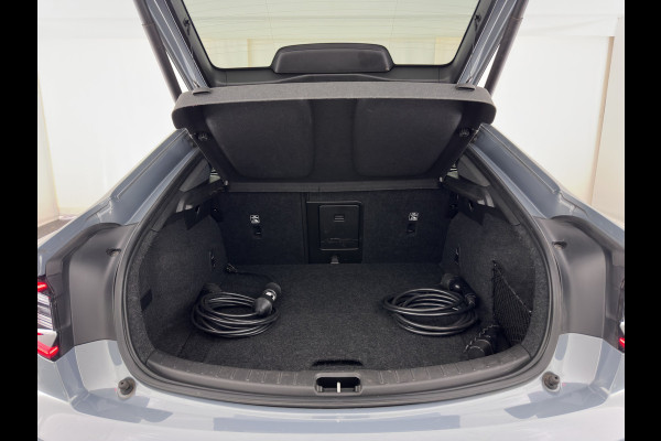Polestar 2 Long Range Dual Motor 78 kWh [3-Fase-11kW] {SOH-88%} (INCL-BTW) Aut. *PANO | FULL-LED | MEMORY-PACK | CAMERA | KEYLESS | LANE-ASSIST | DIGI-COCKPIT | CARPLAY | DAB+ | HEATED-COMFORTSEATS | CRUISE | TOWBAR | 20''ALU*