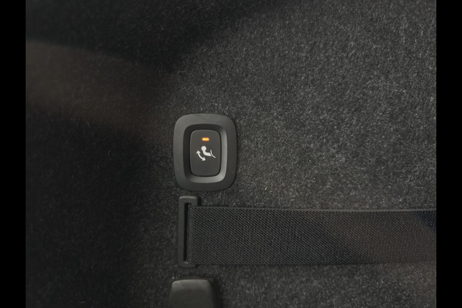 Polestar 2 Long Range Dual Motor 78 kWh [3-Fase-11kW] {SOH-88%} (INCL-BTW) Aut. *PANO | FULL-LED | MEMORY-PACK | CAMERA | KEYLESS | LANE-ASSIST | DIGI-COCKPIT | CARPLAY | DAB+ | HEATED-COMFORTSEATS | CRUISE | TOWBAR | 20''ALU*