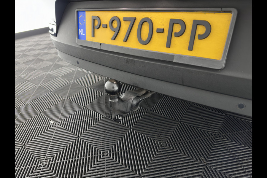 Polestar 2 Long Range Dual Motor 78 kWh [3-Fase-11kW] {SOH-88%} (INCL-BTW) Aut. *PANO | FULL-LED | MEMORY-PACK | CAMERA | KEYLESS | LANE-ASSIST | DIGI-COCKPIT | CARPLAY | DAB+ | HEATED-COMFORTSEATS | CRUISE | TOWBAR | 20''ALU*
