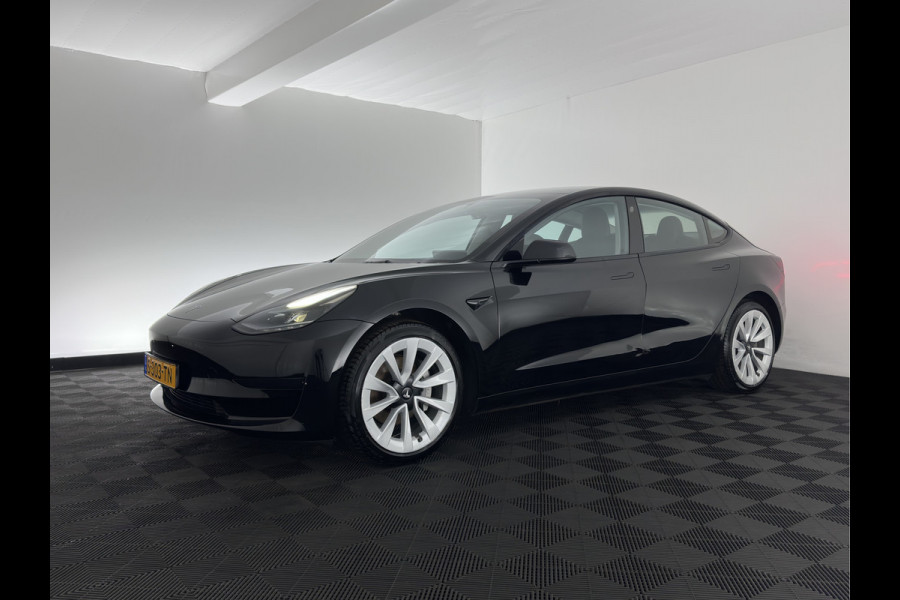 Tesla Model 3 RWD 60 kWh [3-Fase-11kW ] {SoH-88%} (INCL-BTW) Aut. *PANO | LEATHER | KEYLESS | FULL-LED | MEMORY-PACK | TOPVIEW | DAB | CARPLAY | DIGI-COCKPIT | LANE-ASSIST | HEATED-COMFORTSEATS | AUTOPILOT | 19"ALU*