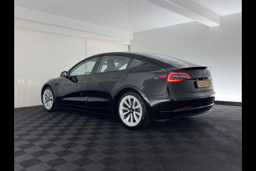 Tesla Model 3 RWD 60 kWh [3-Fase-11kW ] {SoH-88%} (INCL-BTW) Aut. *PANO | LEATHER | KEYLESS | FULL-LED | MEMORY-PACK | TOPVIEW | DAB | CARPLAY | DIGI-COCKPIT | LANE-ASSIST | HEATED-COMFORTSEATS | AUTOPILOT | 19"ALU*