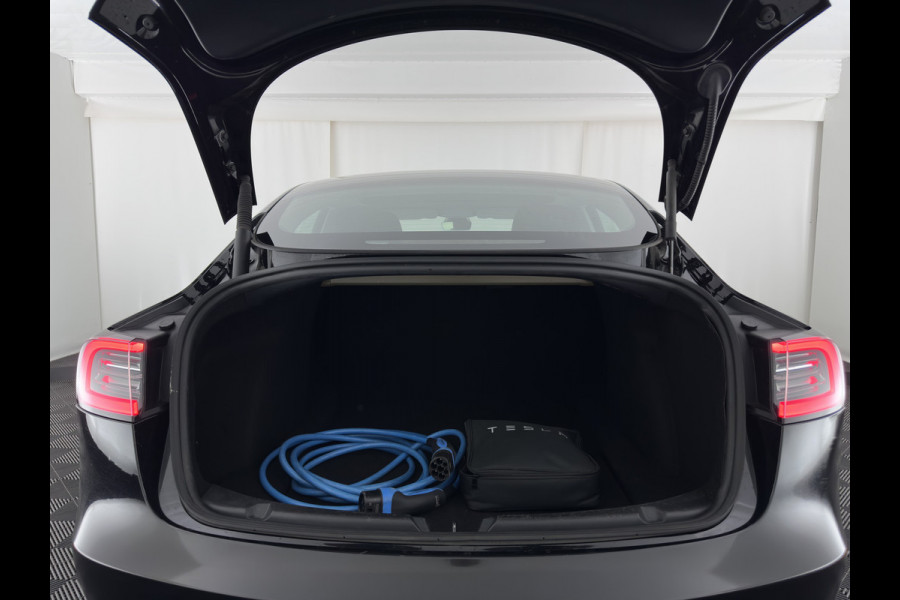 Tesla Model 3 RWD 60 kWh [3-Fase-11kW ] {SoH-88%} (INCL-BTW) Aut. *PANO | LEATHER | KEYLESS | FULL-LED | MEMORY-PACK | TOPVIEW | DAB | CARPLAY | DIGI-COCKPIT | LANE-ASSIST | HEATED-COMFORTSEATS | AUTOPILOT | 19"ALU*