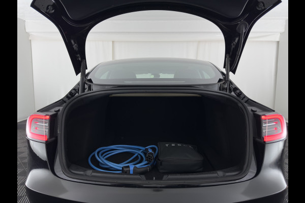 Tesla Model 3 RWD 60 kWh [3-Fase-11kW ] {SoH-88%} (INCL-BTW) Aut. *PANO | LEATHER | KEYLESS | FULL-LED | MEMORY-PACK | TOPVIEW | DAB | CARPLAY | DIGI-COCKPIT | LANE-ASSIST | HEATED-COMFORTSEATS | AUTOPILOT | 19"ALU*